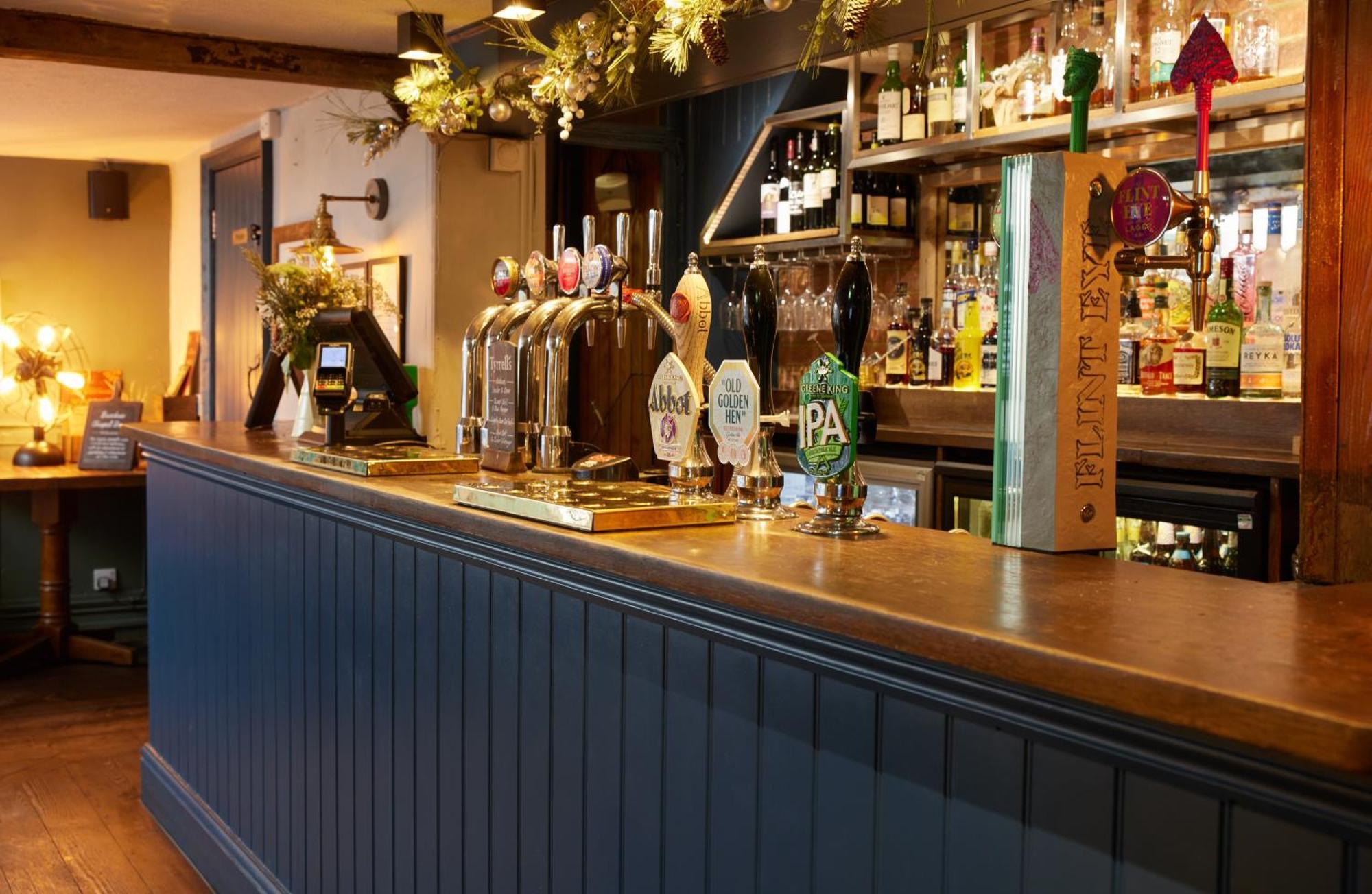 Dog And Partridge By Greene King Inns Bury St. Edmunds Экстерьер фото